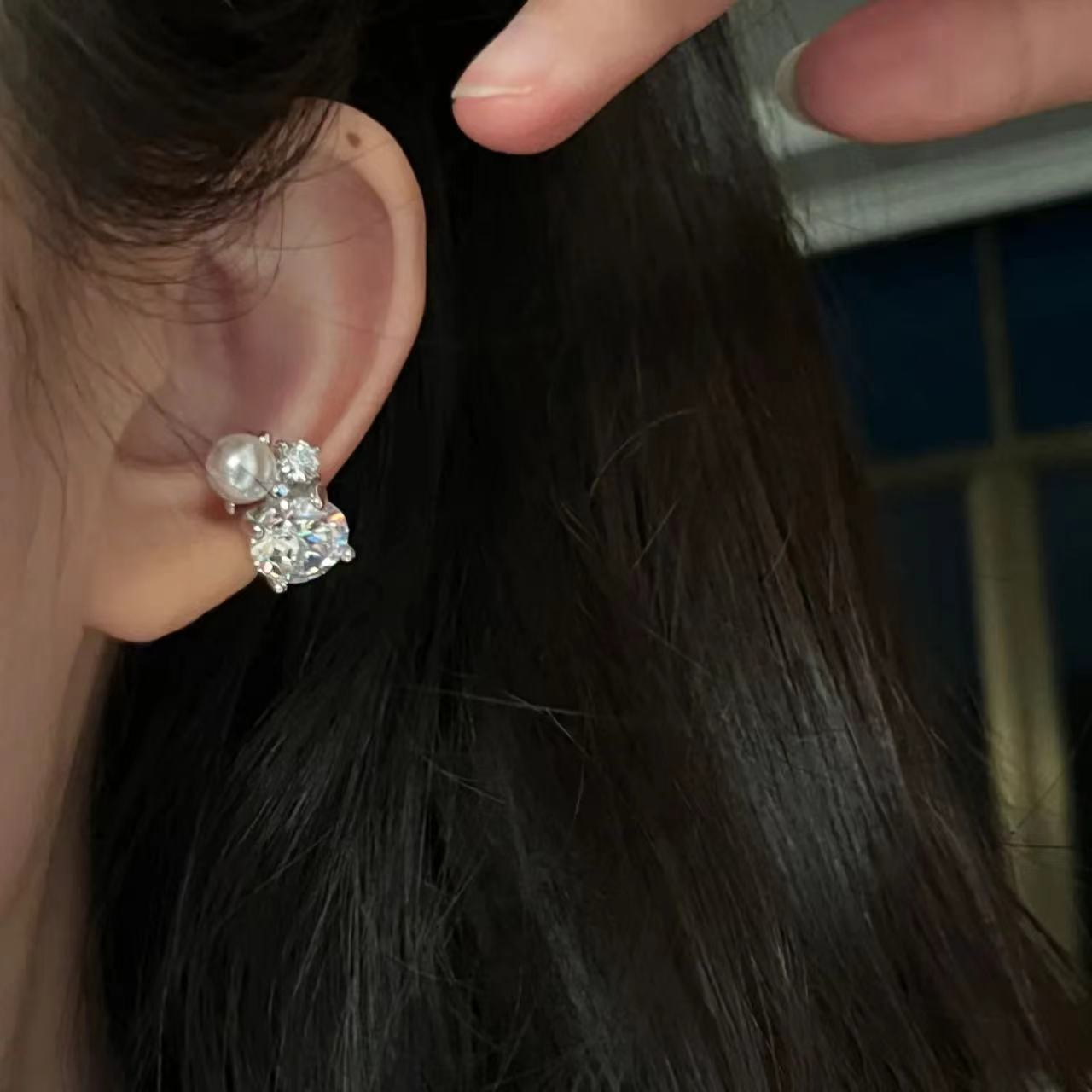 1Pcs Shiny Imitation Pearl Zir - Ear Cuff No Piercing recension och pris